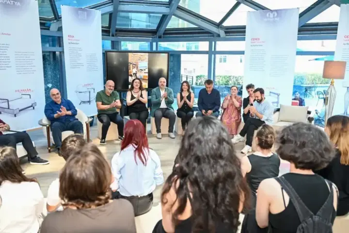 BAU Öğrencileri Tasarımlarını Gerçeğe Dönüştürdü: Mobilya Sektörüyle Örnek İş Birliği