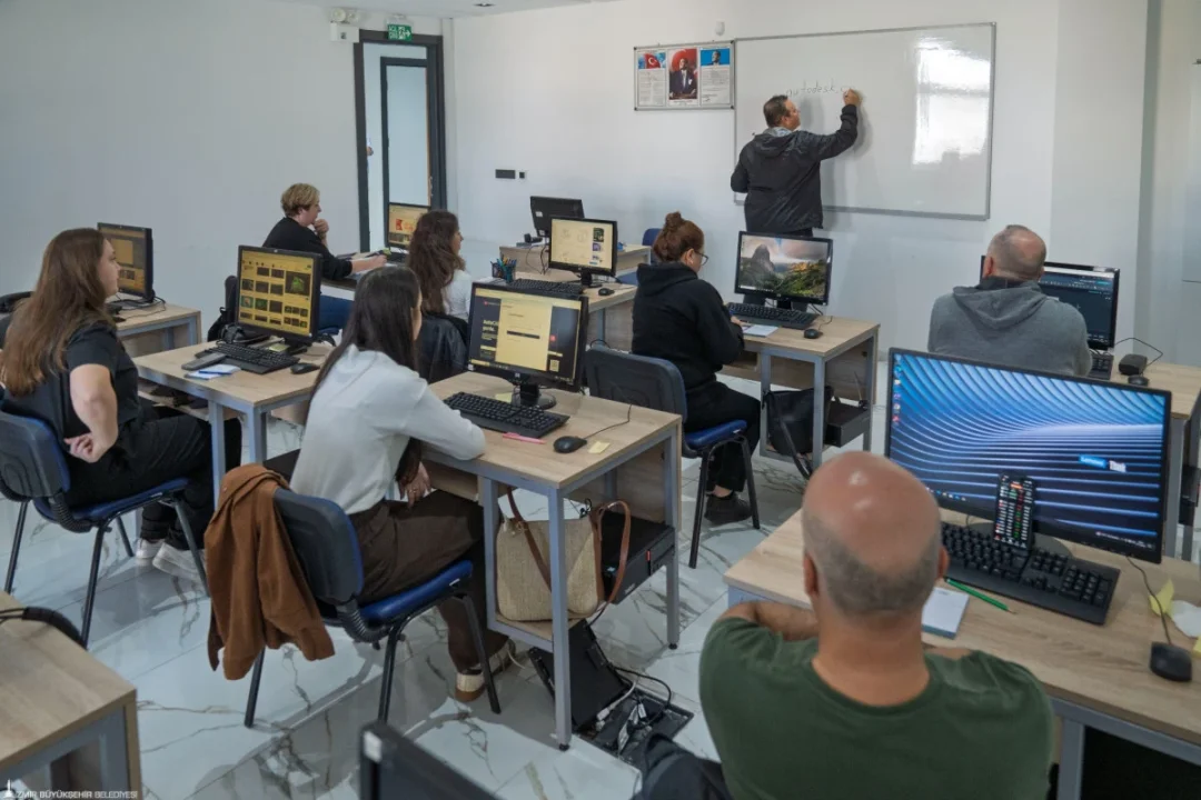 İzmir’de Mobilya Sektörüne Yönelik Ücretsiz Meslek Kursları Başladı