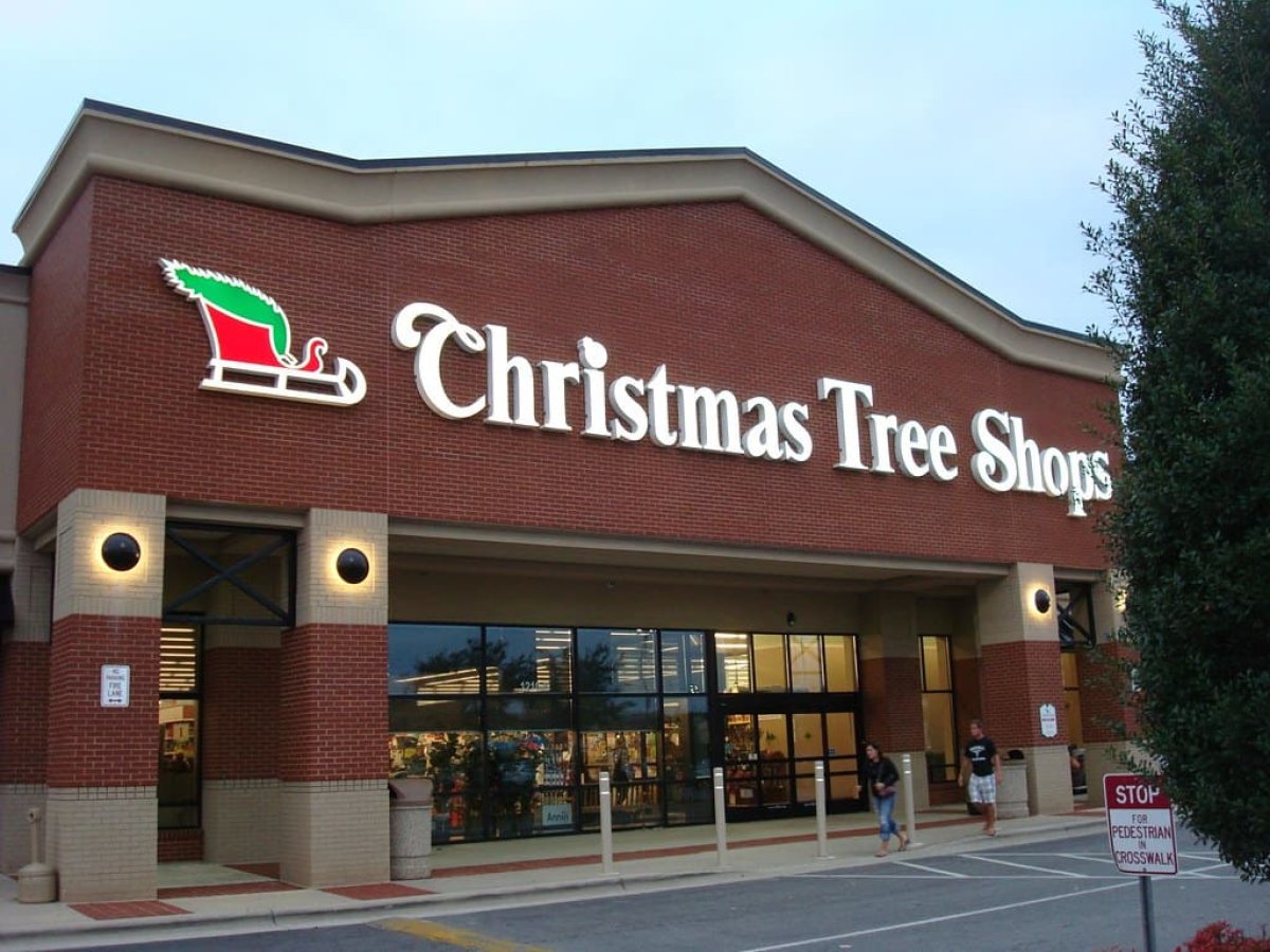 Mobilya Devi Christmas Tree Shops 50 Yıl Sonra İflas Etti: 72 Mağaza Aniden Kapandı!