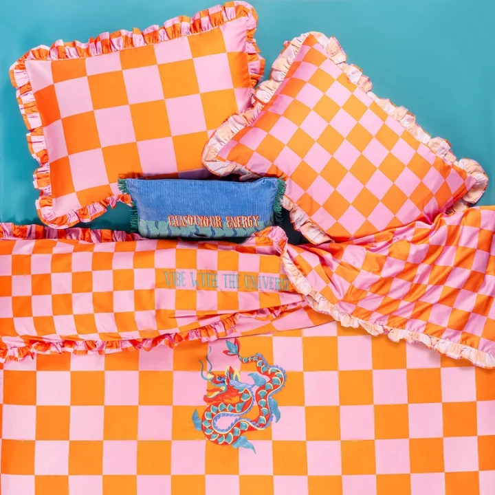 Zsa Zsa Zsu ile Bahar Dekorasyonu: Renkli Mobilya ve Tasarımlarla Evler Yenileniyor