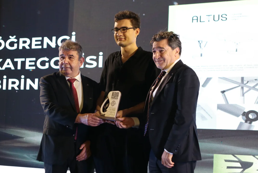 6. Ezber Bozan Mobilya Tasarım Yarışması’nda Ödüller Sahiplerini Buldu